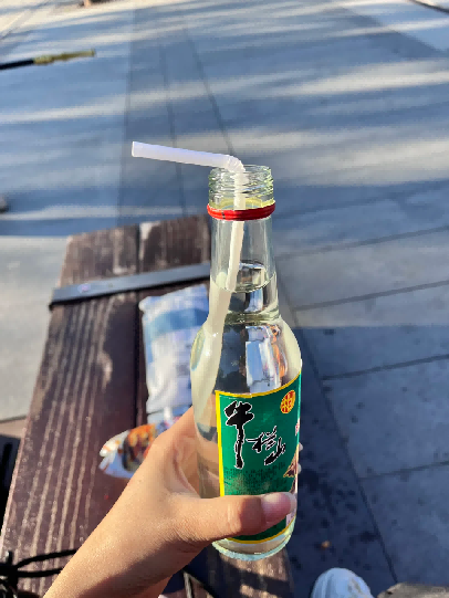 什么酒适合年轻人喝?先看口感门槛与真实饮用场景