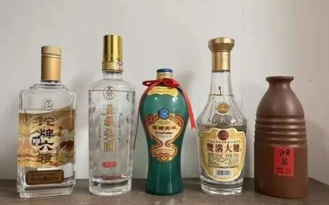 都说白酒消费降级，大众酒变火，为什么有些像牛栏山一样的大众白酒却在萎缩？