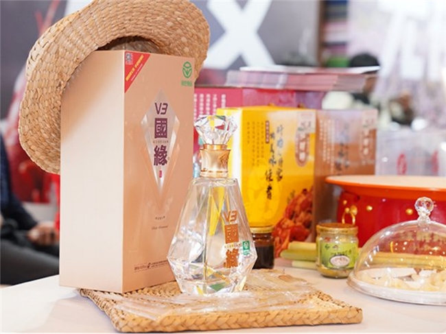 商务宴请怎么选白酒?内行实测靠谱清单,体面又不踩坑