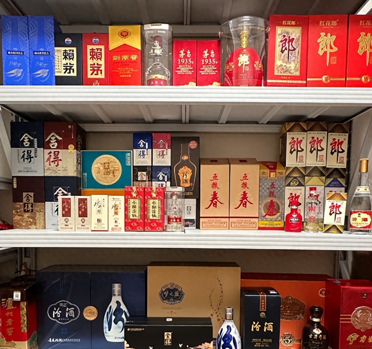 家里存放茅台有哪些禁忌？存酒 “4 不放”，防止跑酒变酸浪费好酒