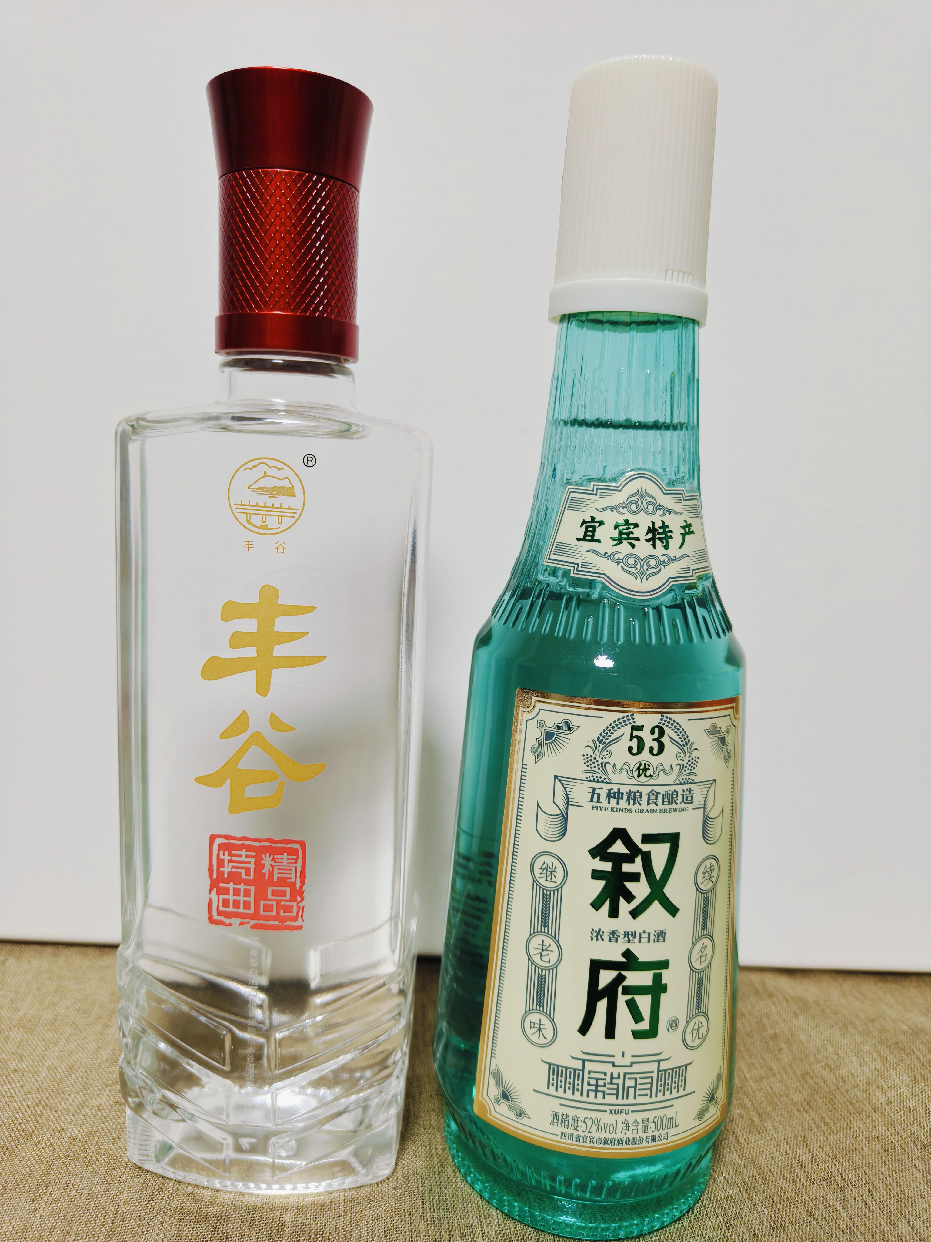 叙府花露水和丰谷特曲精品哪个好？百元浓香口粮酒优缺点对比