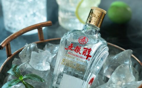 小瓶白酒攻占便利店，150ml纯粮酒成年轻人新宠
