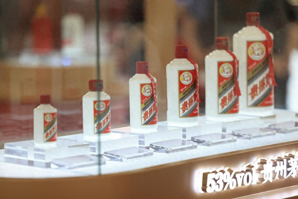 酒排名网|茅台自营店出台限购新政!个人年购飞天 5 箱,企业最高 50 箱,中秋现货投放