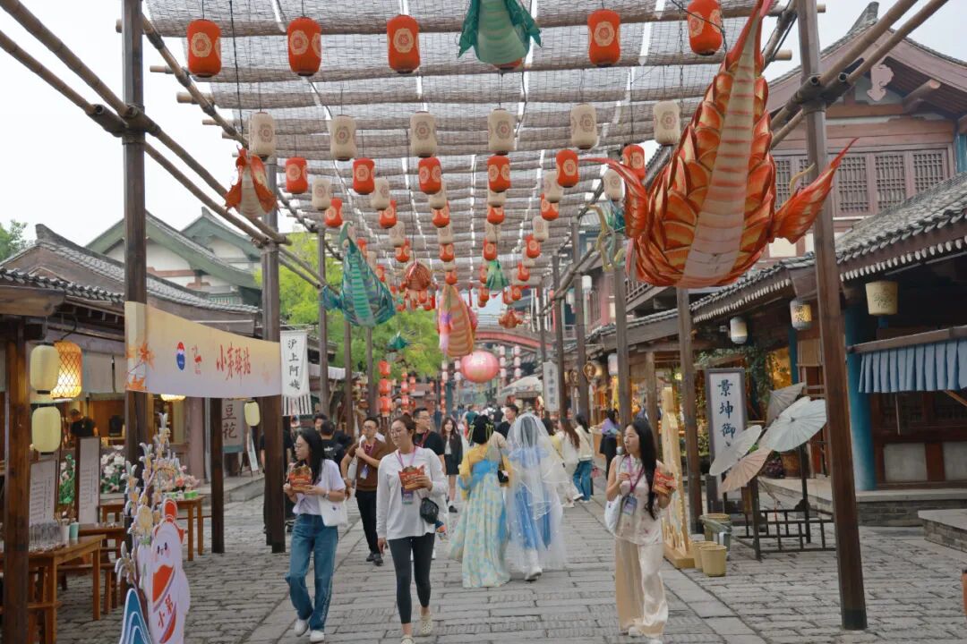 贵州茅台2026年湖北茅友嘉年华暨贵州茅台酒(春夏秋冬)四季文化产品发布会在襄阳举行