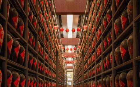 藏在闽地的酒文化殿堂，万千酒坛太壮观｜沉缸酒博物馆